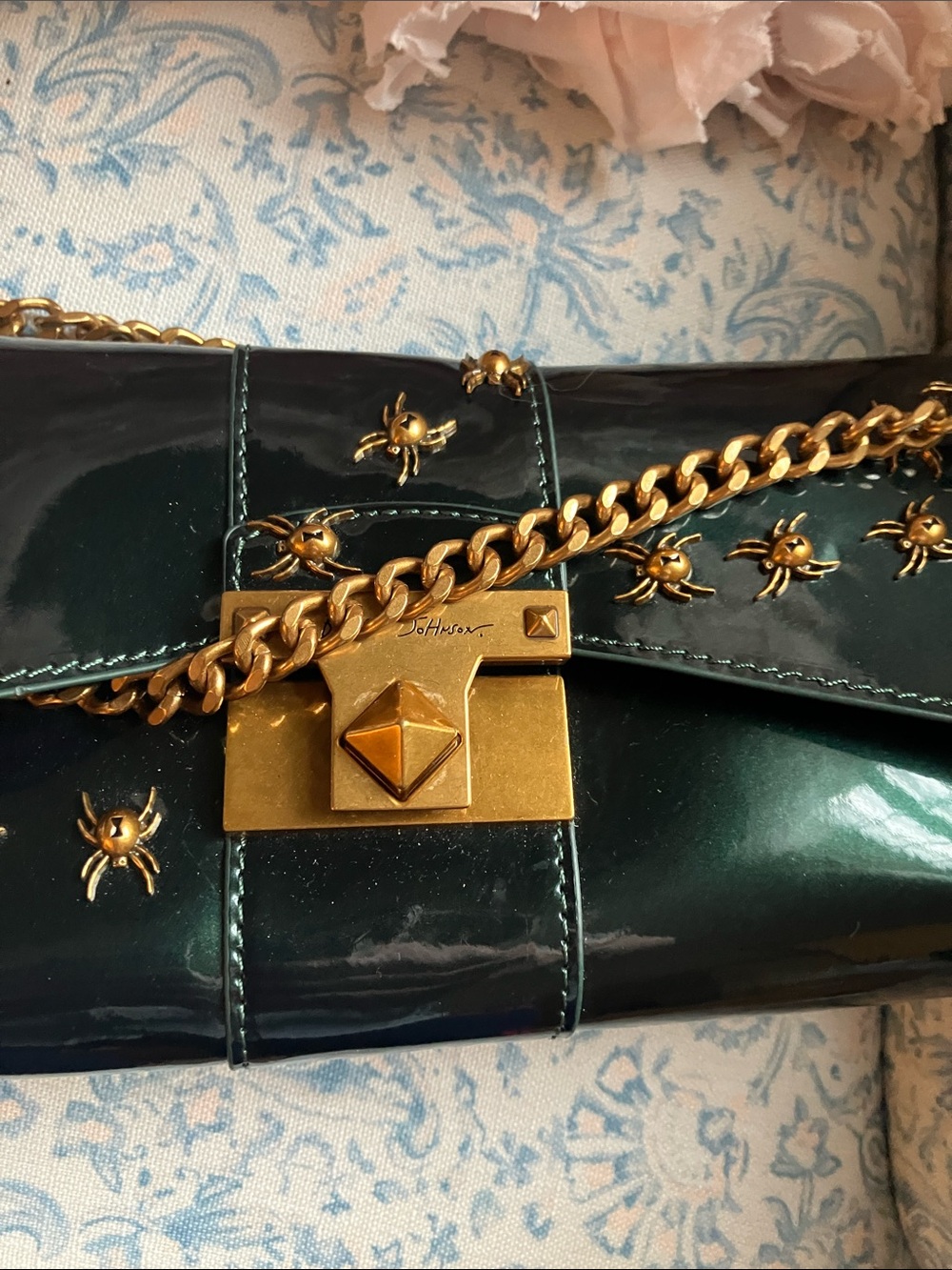 Betsey Johnson dark green spider stud chain purse eyes + hearts inside RARE EUC - Picture 8 of 16